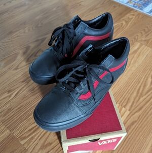 Vans Old Skool Leather Sneakers